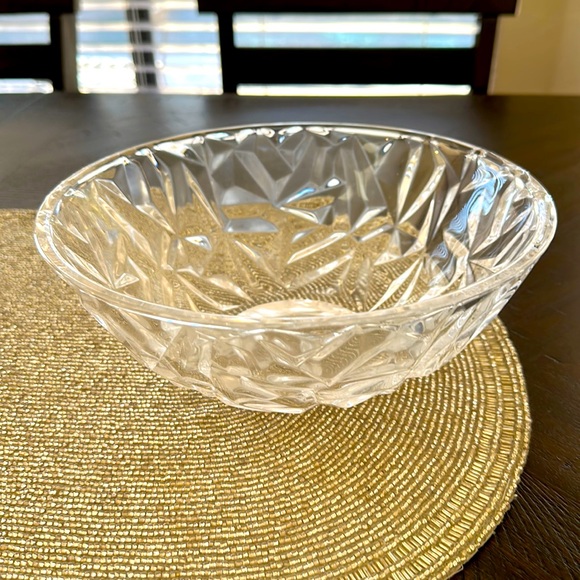 Tiffany & Co. Other - Stunning Tiffany and company crystal bowl